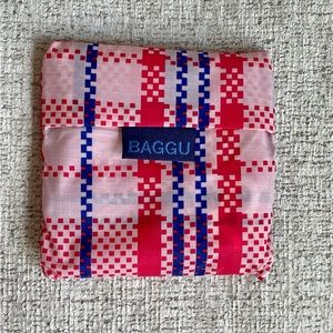 NWOT Baggu Standard Bag in Market Red with Text